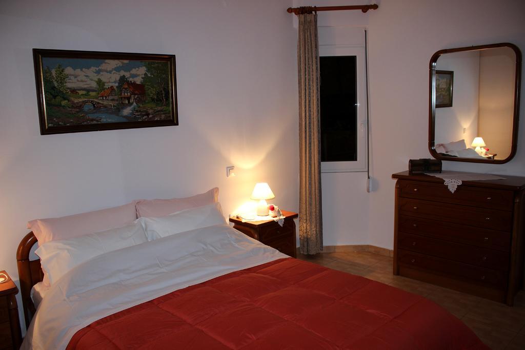 Villa Sofia Filoxenia House à Kalyves Extérieur photo