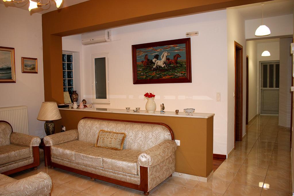 Villa Sofia Filoxenia House à Kalyves Extérieur photo