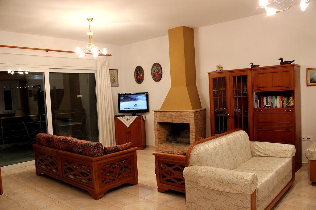 Villa Sofia Filoxenia House à Kalyves Extérieur photo