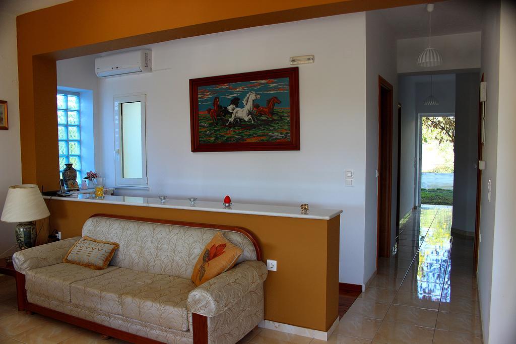 Villa Sofia Filoxenia House à Kalyves Extérieur photo