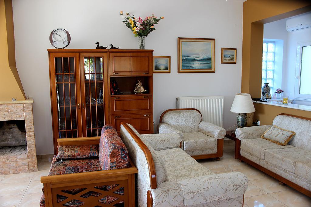 Villa Sofia Filoxenia House à Kalyves Extérieur photo